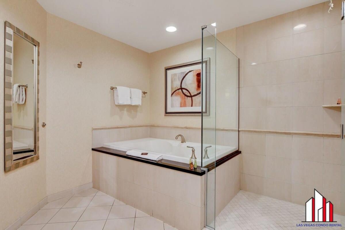 Mgm Signature-15-709 Strip View Jacuzzi Studio Las Vegas Buitenkant foto